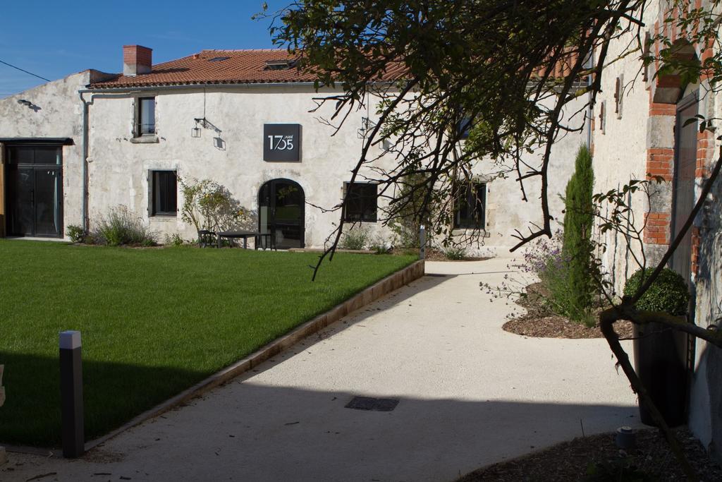 B&B Le Carre 1705 Angoulins Exterior photo